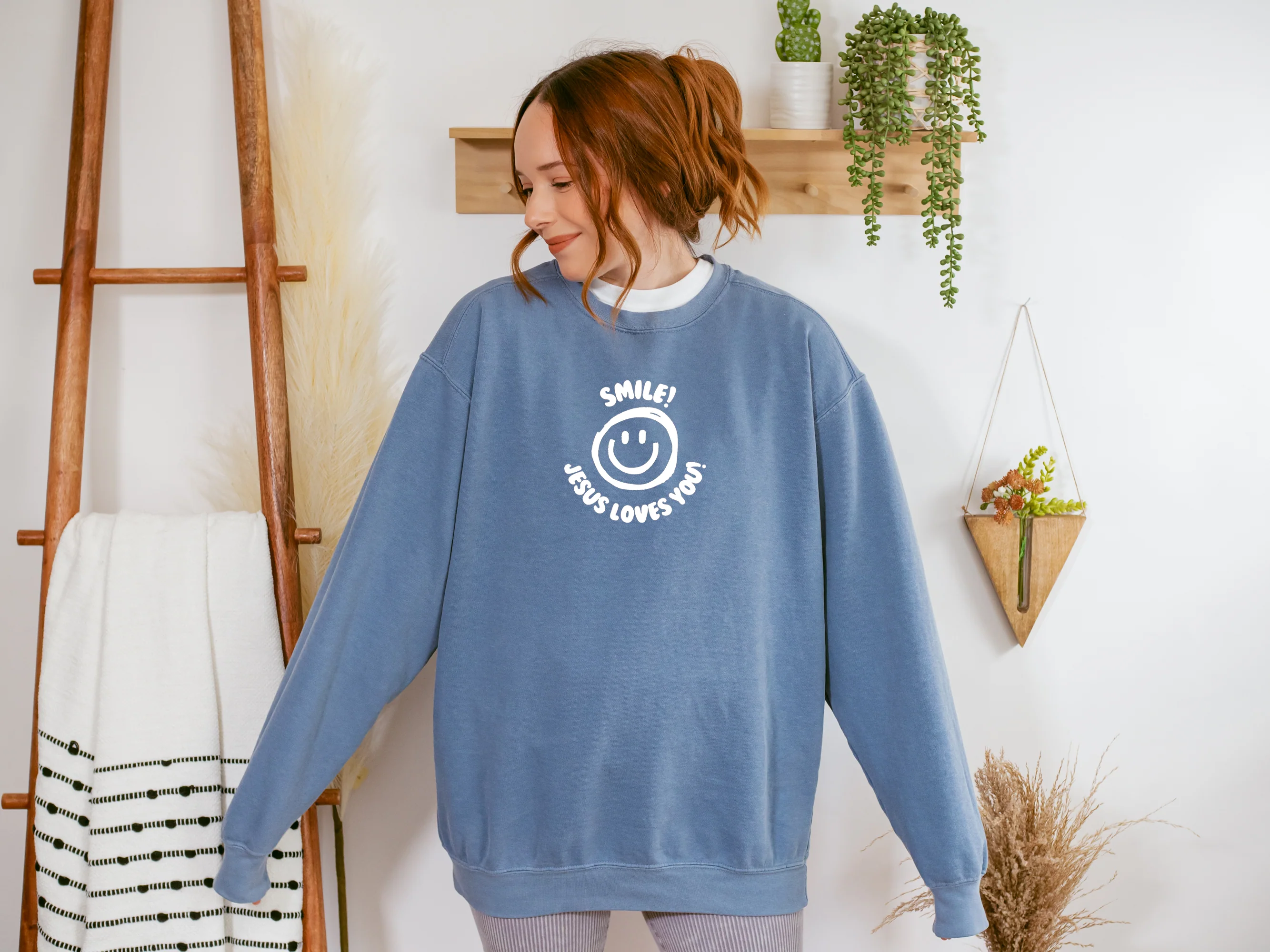 SMILE JESUS LOVES YOU! UNISEX SWEATSHIRT